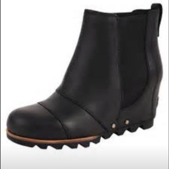 Sorel booties size 7, paid $170