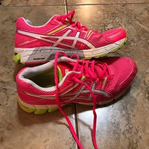 Used neon pink Asics size 8