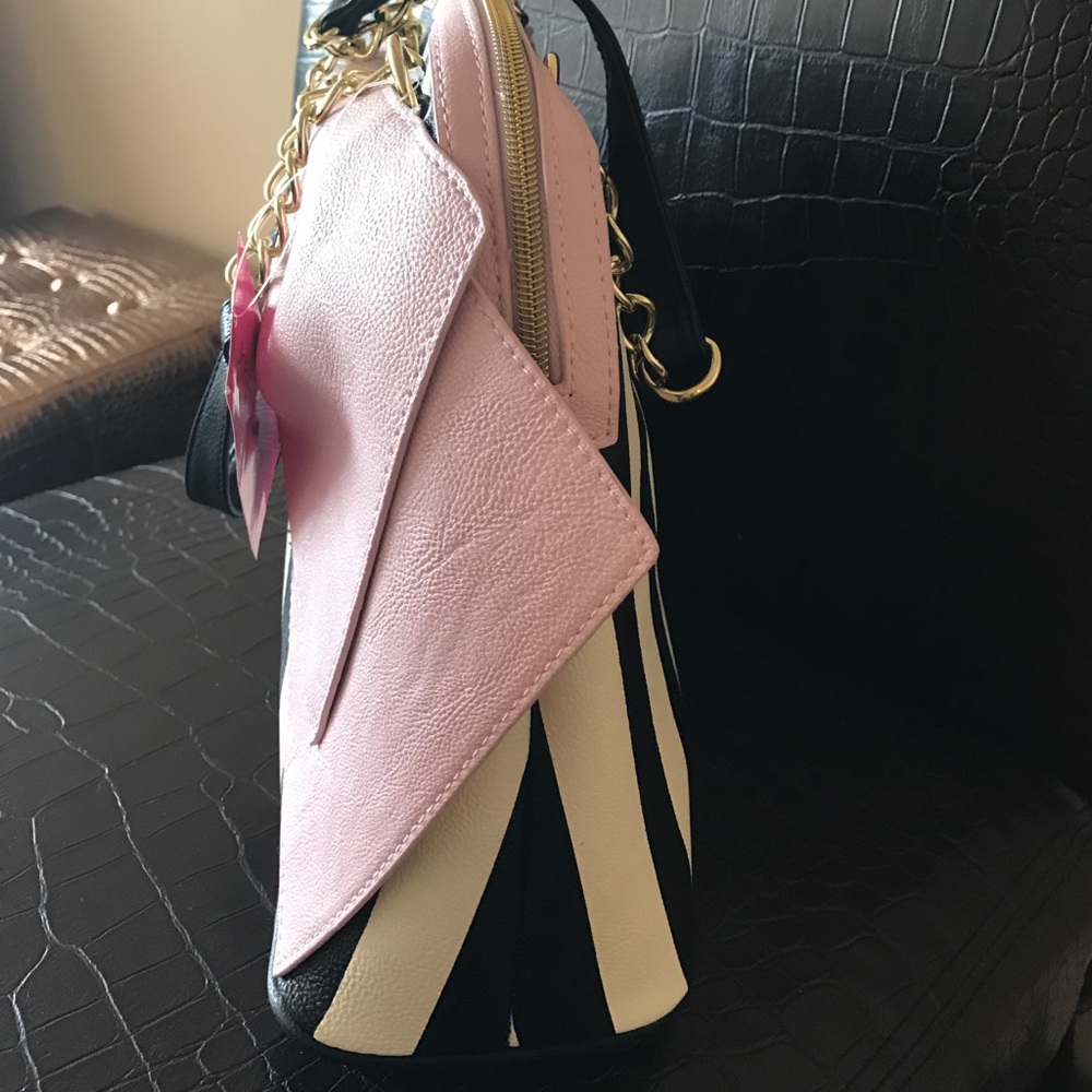 Betsey Johnson satchel Handbag - Picture 7 of 8