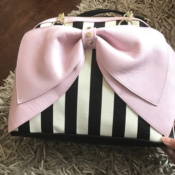 Betsey Johnson satchel Handbag - Picture 4 of 8