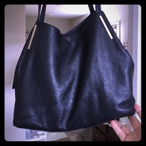🎉Flash sale! Vince Camuto Leather Tote