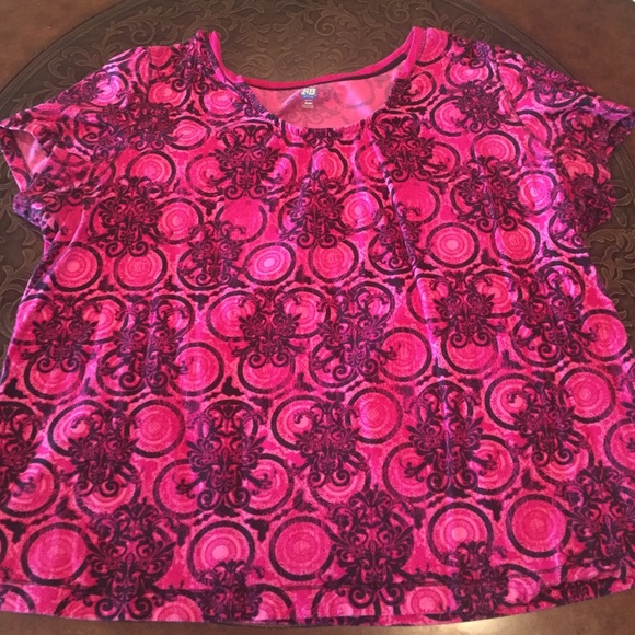 Plus size 3X active wear shirt.