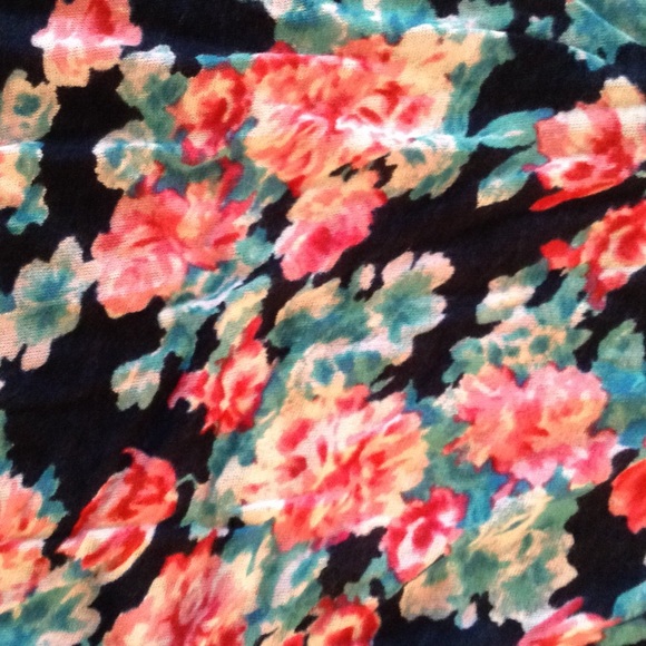 Floral High-Low Top - Picture 2 of 2