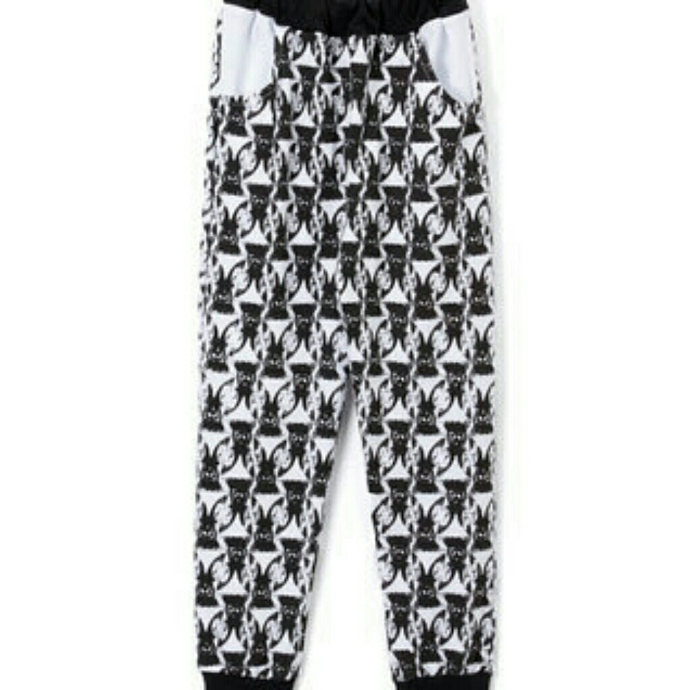 SALE***Black white Bunnies jogger.  kids   :)