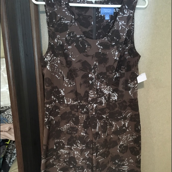 Simply Vera wang dress - Picture 3 of 3