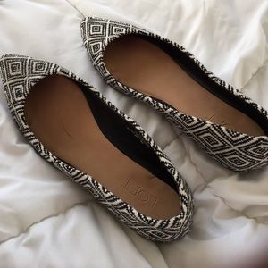 Simone patterned shoes
