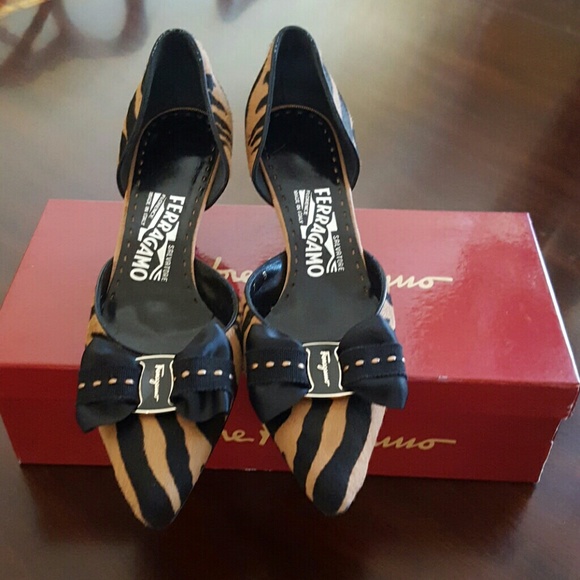 Shoes - Picture 2 of 4