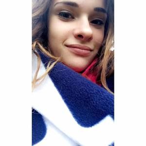 Meet your Posher, Desiree