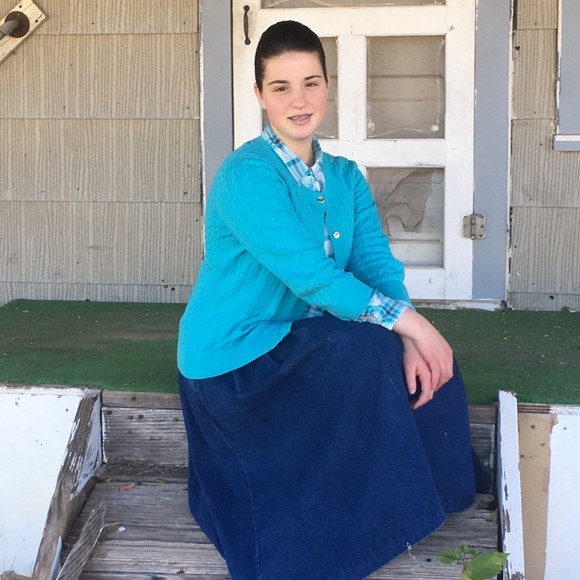 Meet your Posher, Tiffany - Picture 2 of 5