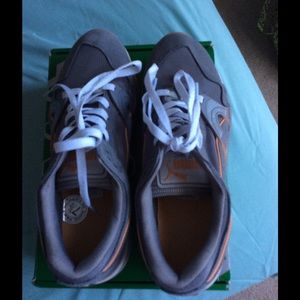 Puma Sneakers