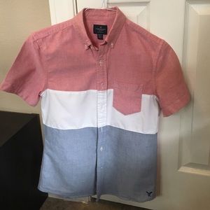 Young men's American Eagle short sleeve shirt