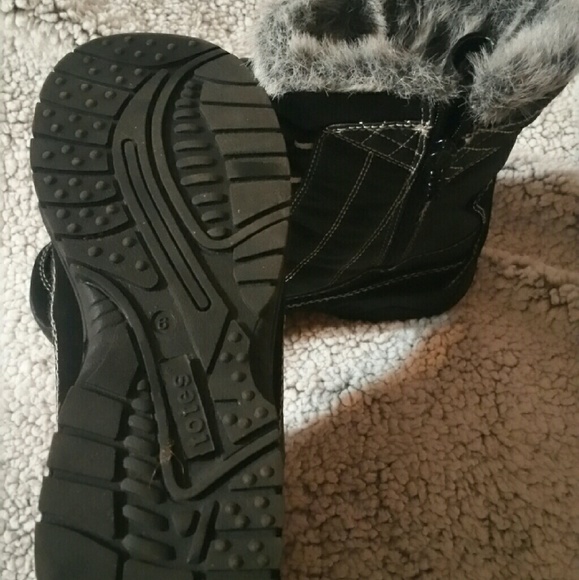 Size 6 totes winter faux fur boots - Picture 2 of 3