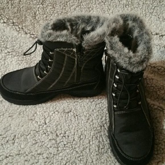 Size 6 totes winter faux fur boots - Picture 3 of 3