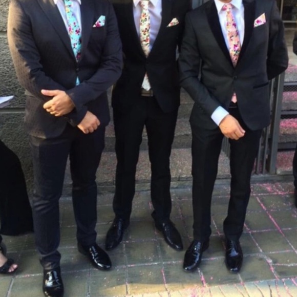 Pink men's tie! - Picture 2 of 3