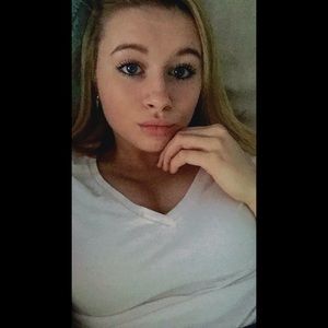 Meet your Posher, Caitlyn