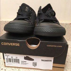 Toddler converse size 6 NEVER WORN