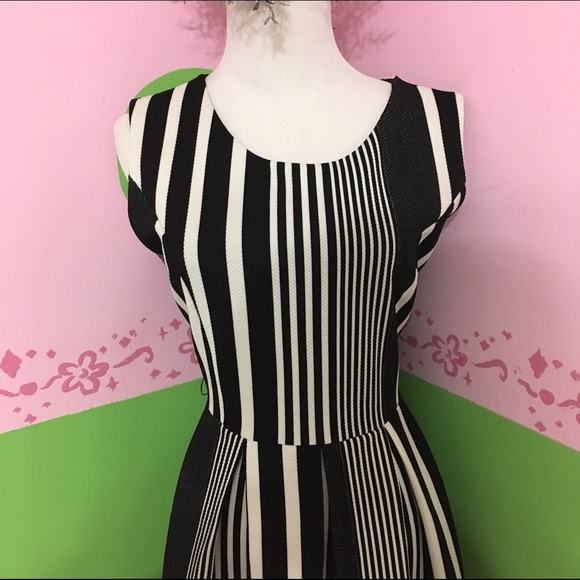 NWT Eros Apparel dress - Picture 2 of 4