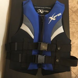 Boys size 50-90 lb life vest