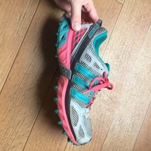 Adidas size 9 tennis shoes women's