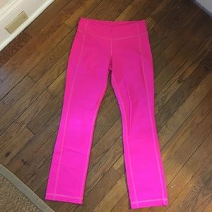 Hot pink lulu lemon cropped pants size 6