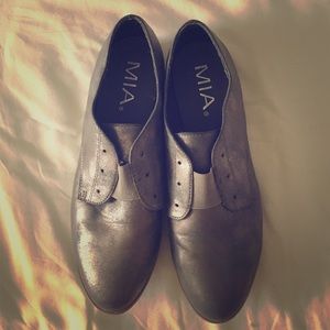 NWOT MIA Silver Oxfords size 8.5
