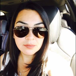 Meet your Posher, Rita