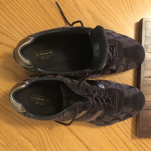 Coach Brown Jayme shoes sz 7 (never worn)