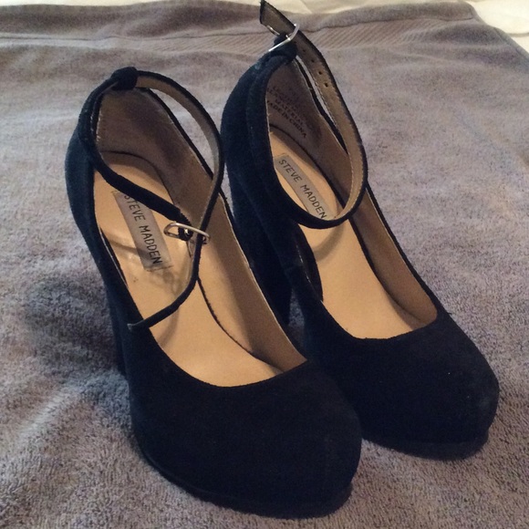 Steve Madden Black Chunky ankle strap heels