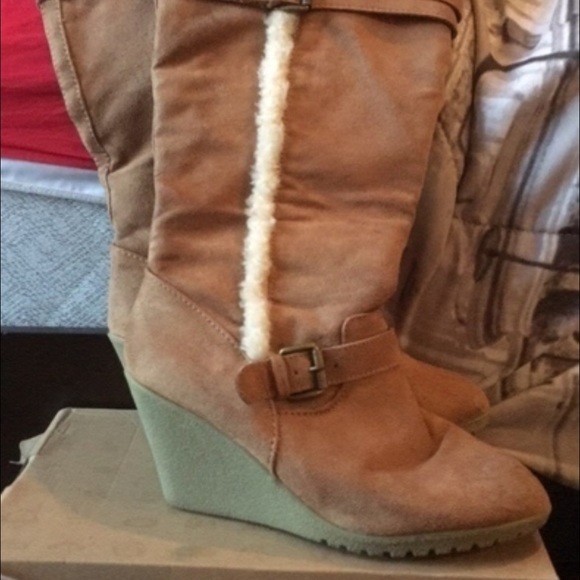 Women's tan boots