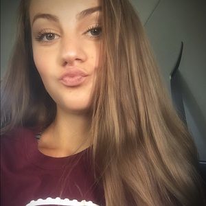 Meet your Posher, Hannah