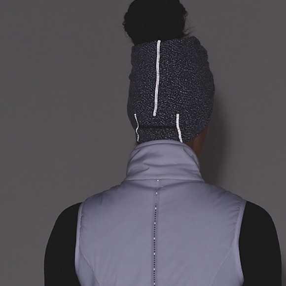 Lululemon Top Knot Toque NWT. RLRJ COLOR - Picture 3 of 4