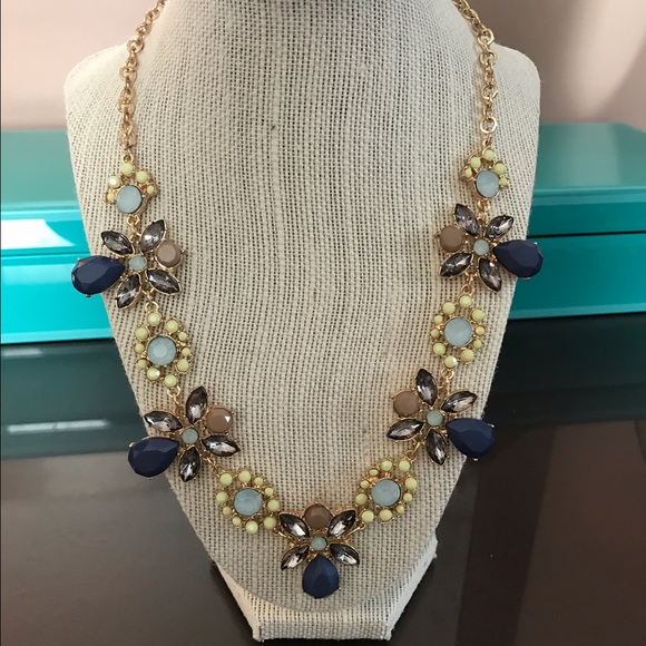 Express flower necklace