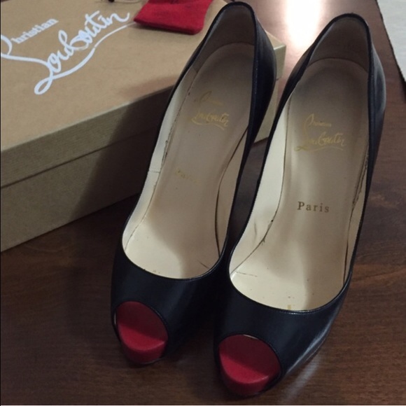 Christian louboutin very prive black heels 7.5