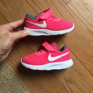 Nike shoes toddler girl size 6