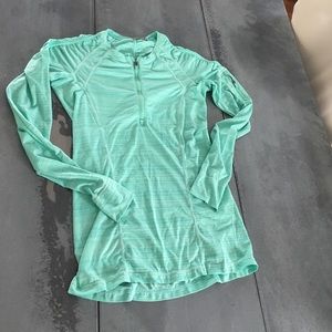 Athleta long sleeve top