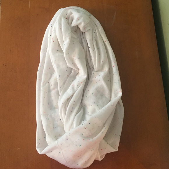 White infinity scarf