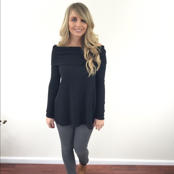 Black off shoulder top - Picture 2 of 4