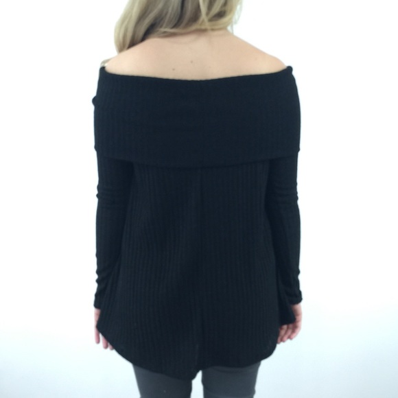 Black off shoulder top - Picture 4 of 4