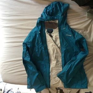 Patagonia torrentshell rain jacket