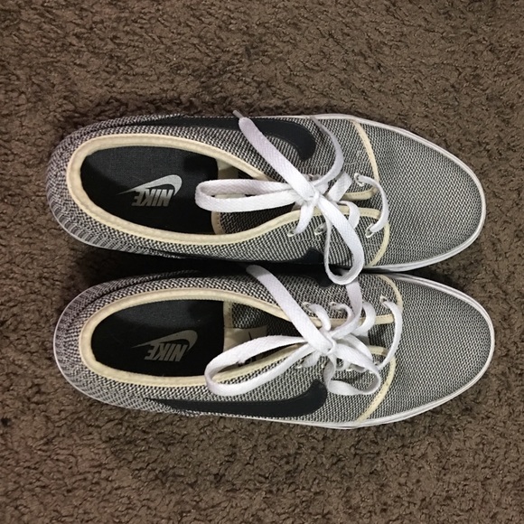 Nike dress sneakers size 10.5