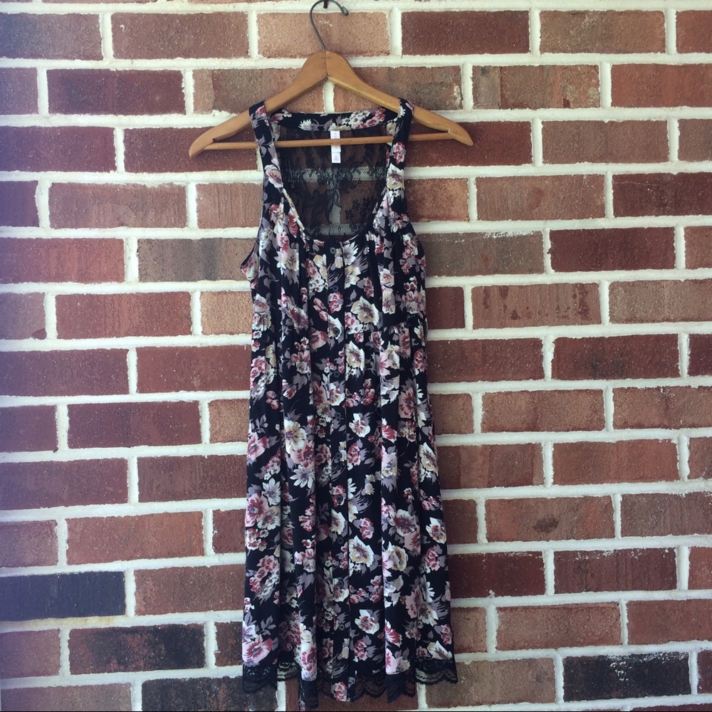 Floral dress - Picture 1 of 4