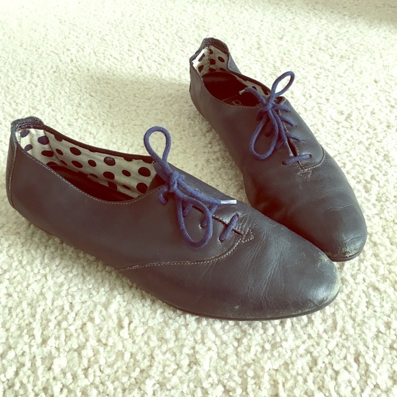 Adorable vintage leather oxfords