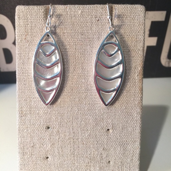 BNWT Stella & Dot Aurelia Drop Earrings