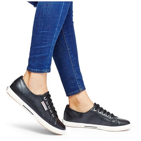 Women's Superga Low Top Sneakers - Black