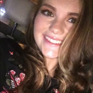 Meet your Posher, Marissa