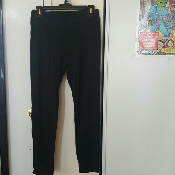 Black leggings