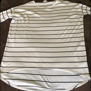 LulaRoe XS Irma tunic white with black stripes