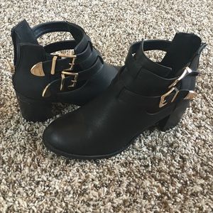 Cotton On black booties