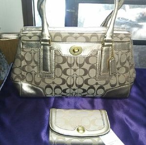 Brand new coach bag and one hundred percent authen