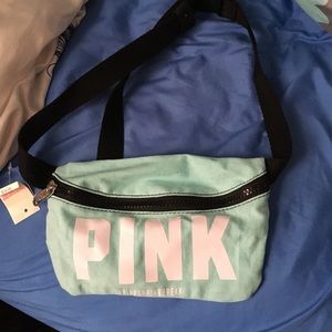 New with tags PINK fannypack